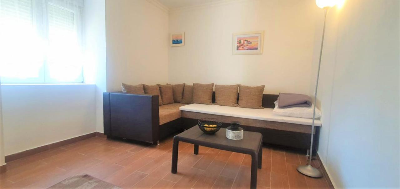 Apartment Fain - Private Parking ซาดาร์ ภายนอก รูปภาพ